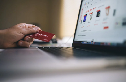 How UX Design is Transforming E-Commerce in 2025